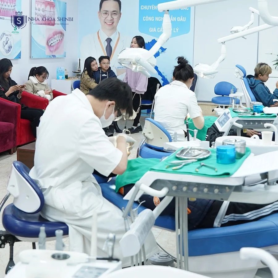 Răng sứ có bền không? Tuổi thọ thực tế bao nhiêu năm?