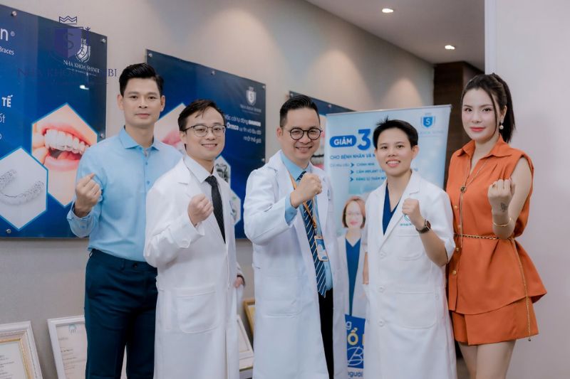 Chảy máu nướu kéo dài có thể gây mất răng và cần phục hình implant