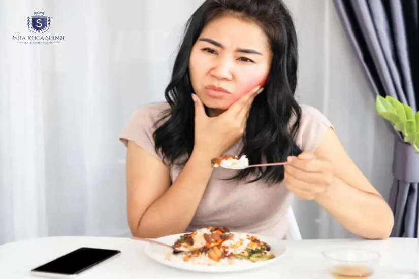 Nên ăn gì sau phẫu thuật trồng răng implant để giảm đau? Nên ăn gì sau phẫu thuật trồng răng implant để giảm đau?