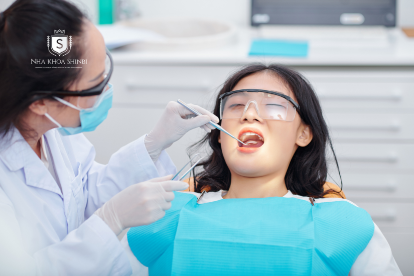 Thường xuyên tái khám định kỳ để đảm bảo răng sứ bền đẹp Thường xuyên tái khám định kỳ để đảm bảo răng sứ bền đẹp