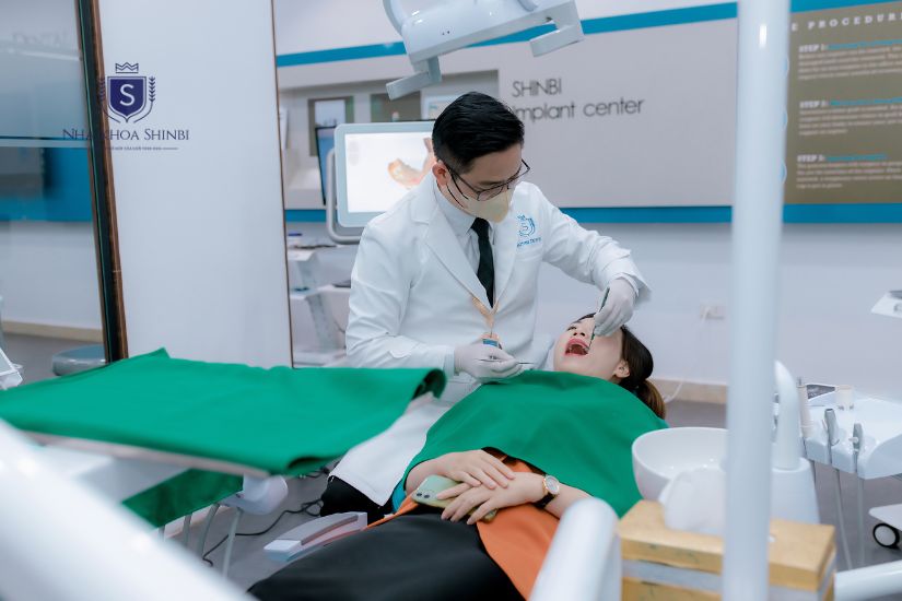 Nha khoa Shinbi nhổ răng số 7 an toàn, uy tín, không đau Nha khoa Shinbi nhổ răng số 7 an toàn, uy tín, không đau