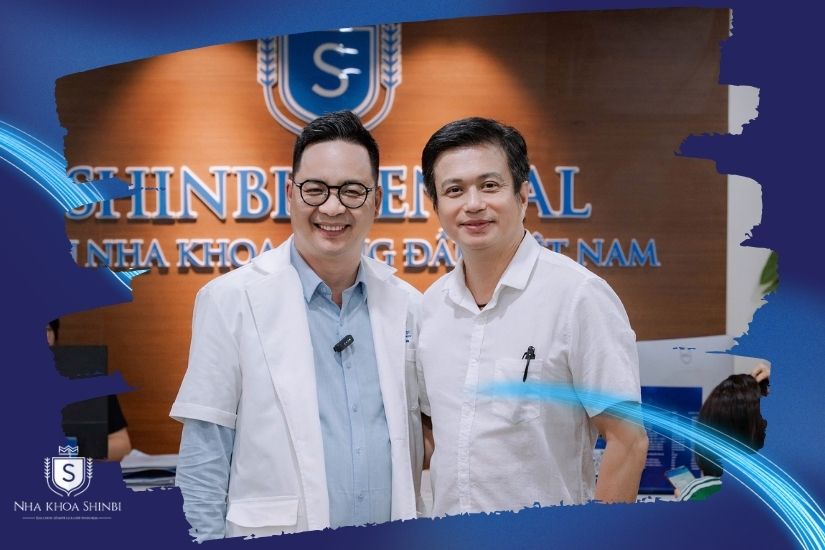 Khách hàng cùng bác sĩ Nguyễn Văn Hòa (bên trái) tại phòng khám Nha khoa Shinbi Khách hàng cùng bác sĩ Nguyễn Văn Hòa (bên trái) tại phòng khám Nha khoa Shinbi