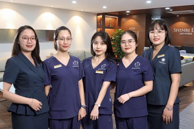 Nhân viên y tế cần có thái độ thân thiện, sẵn sàng giải đáp thắc mắc và đưa ra hướng điều trị phù hợp