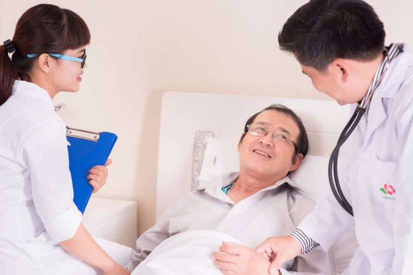 Bệnh nhân ung thư có những đặc điểm sức khỏe riêng biệt cần được chú ý khi điều trị răng miệng