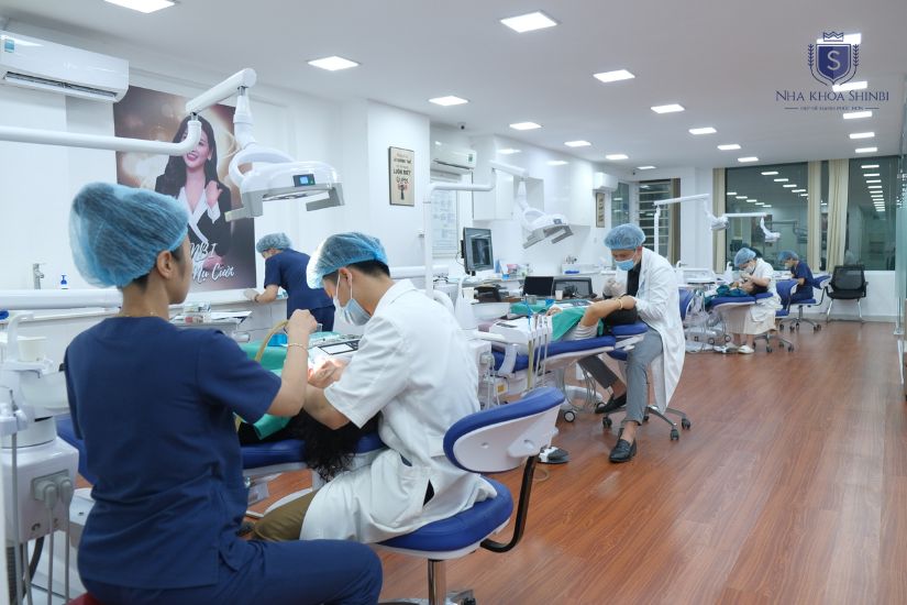 Nha khoa Shinbi có đội ngũ bác sĩ trồng răng chuyên môn cao Nha khoa Shinbi có đội ngũ bác sĩ trồng răng chuyên môn cao