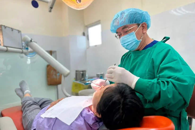 Người loãng xương nên nhổ răng ở phòng khám nha khoa nào